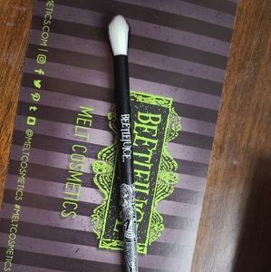 Melt cosmetics Beetlejuice blending brush BN